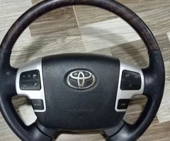 Sükan hissələri, Toyota sukan