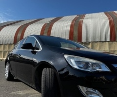 Opel  Astra, 2011, 1.6L, 198000 km, Avtomat