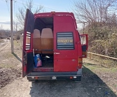 1994, 2.5L, 350000 km, Mexanika