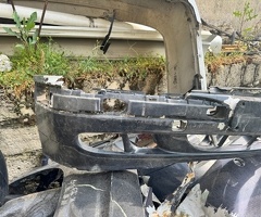 Ban-Kuza hissələr  Mercedes, "Mercedes W210" buferi