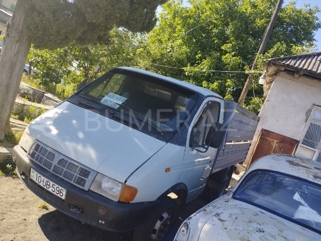 33021 , 1999, 2.5L, 130000 km, Mexanika