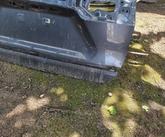 Ban-Kuza hissələr  Toyota, "Toyota Rav4 2022" baqajı
