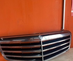 Ban-Kuza hissələr  Mercedes, "Mercedes E212" radiator barmaqlığı