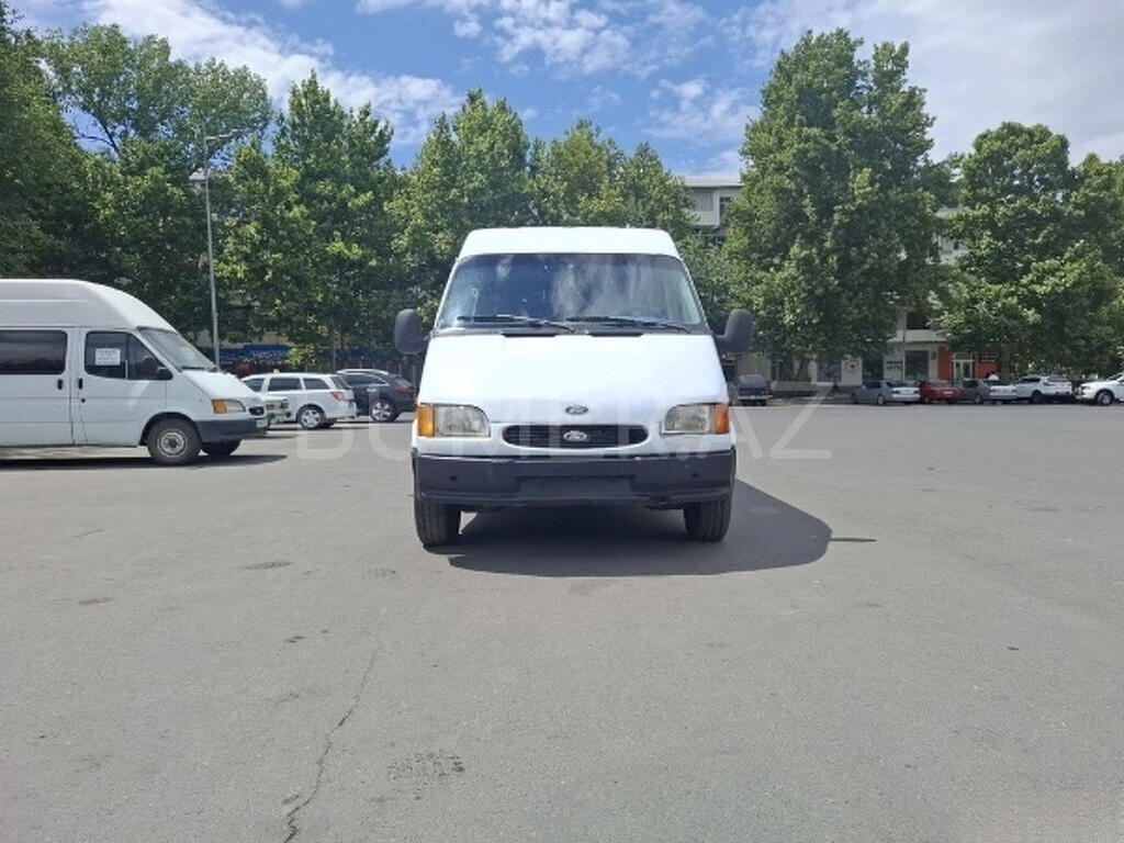 1992, 2.5L, 250000 km, Mexanika