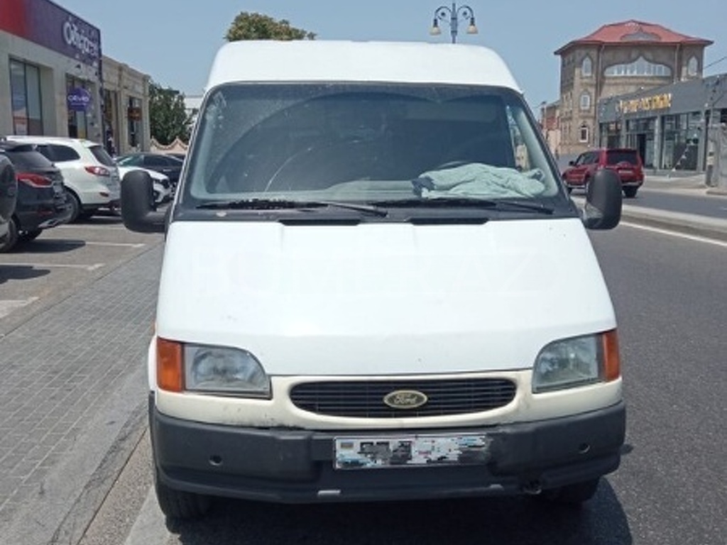 1998, 2.5L, 451000 km, Mexanika