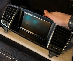 Monitor və audio sistemlər, "Mercedes GL" monitoru