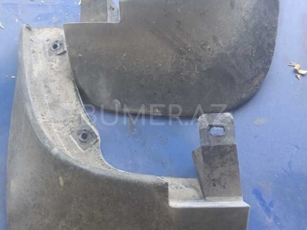 Ban-Kuza hissələr  Hyundai, "Hyundai Tucson" ayaqaltıları