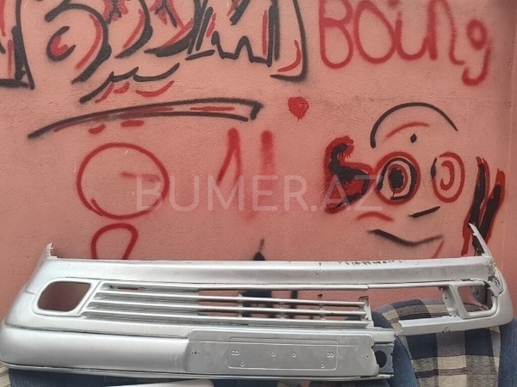 Ban-Kuza hissələr  Mercedes, "Mersedes E 240 il 1998" ön buferi