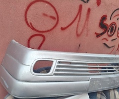 Ban-Kuza hissələr  Mercedes, "Mersedes E 240 il 1998" ön buferi