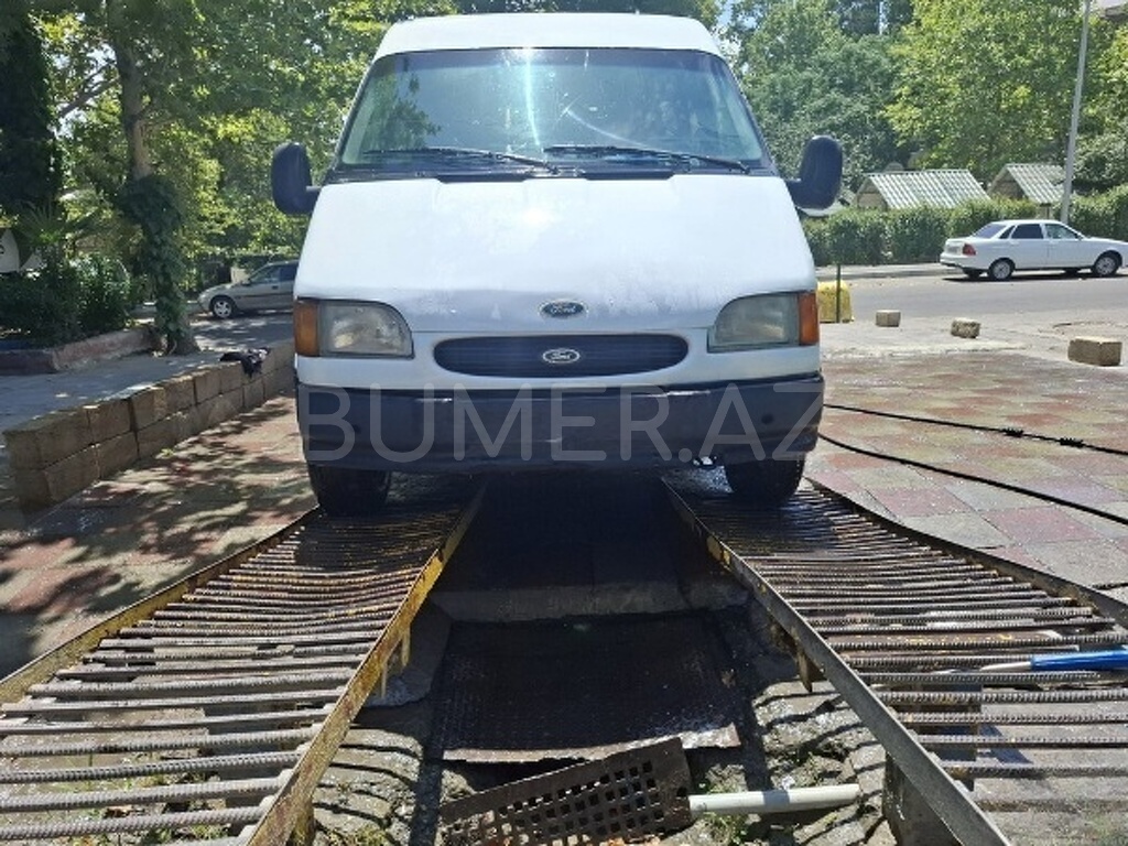 1992, 2.5L, 250000 km, Mexanika