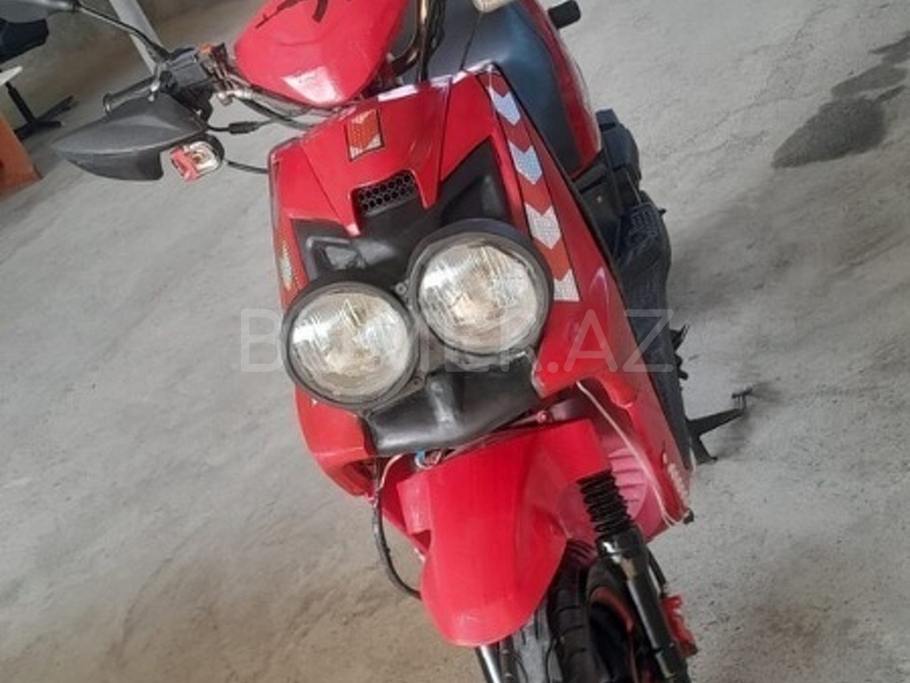 Moped, 2022, 0.15L, 8200 km