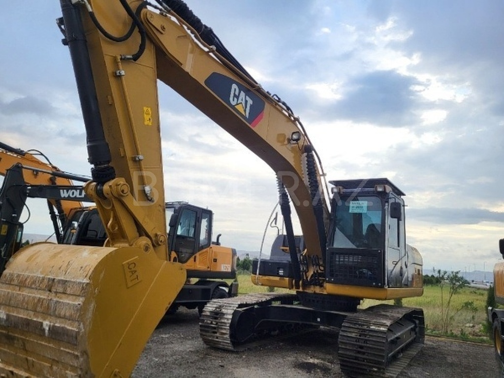 Cat, Ekskavator, 2022, 800 km