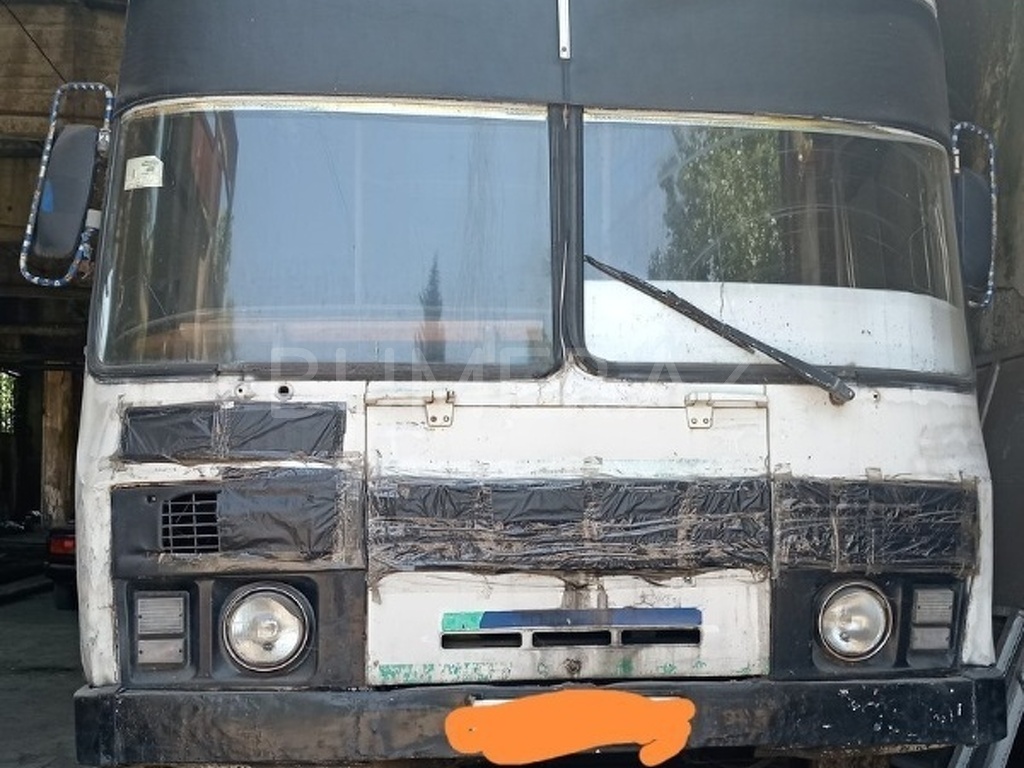 2002, 6.7L, 386868 km, Mexanika