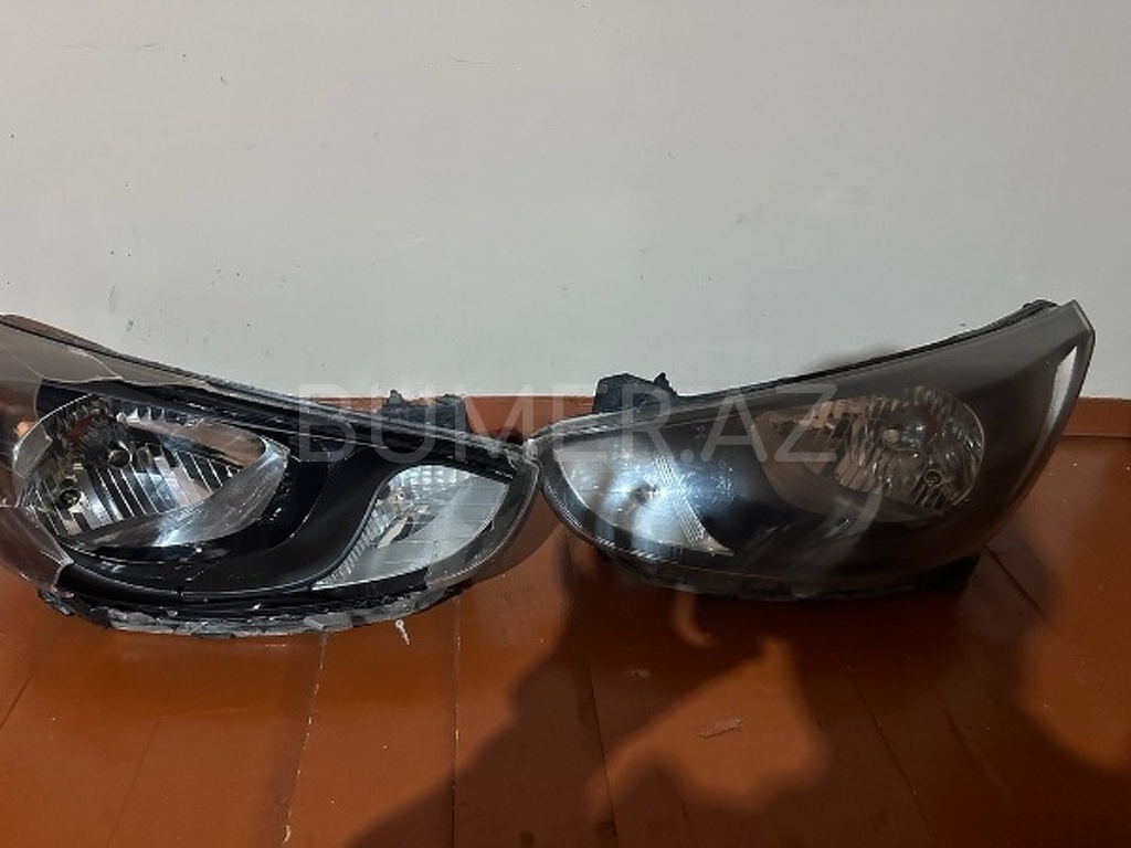 Ban-Kuza hissələr  Hyundai, "Hyundai Accent" ön faraları