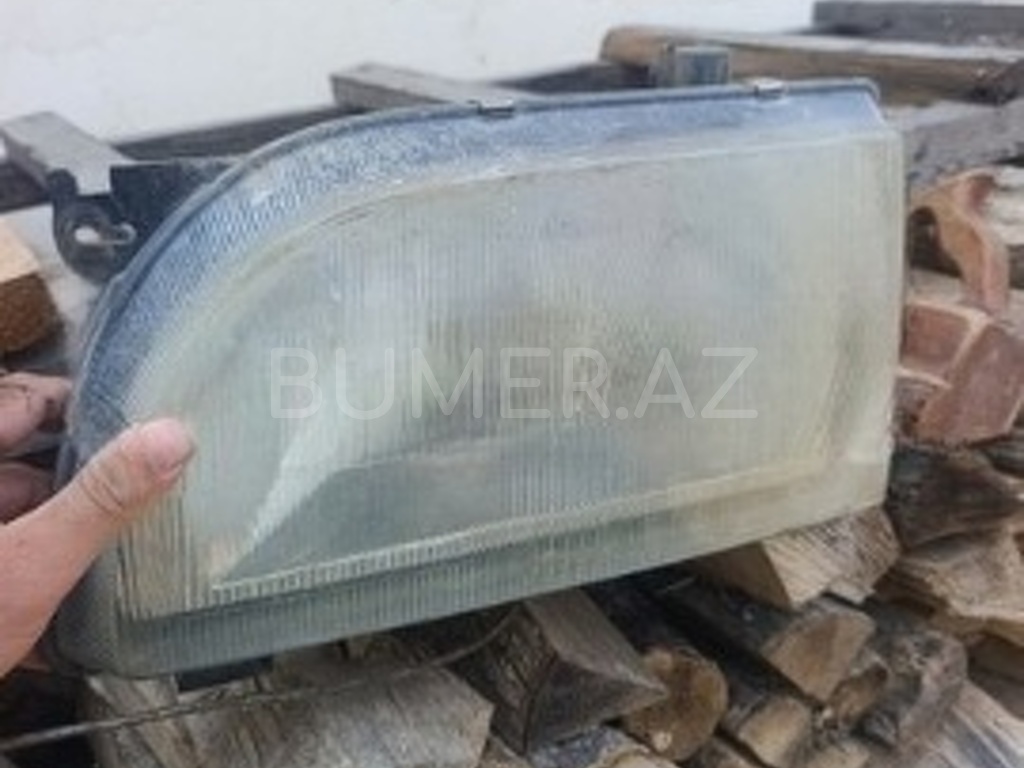 Ban-Kuza hissələr  Ford, "Ford Tranzit" farası