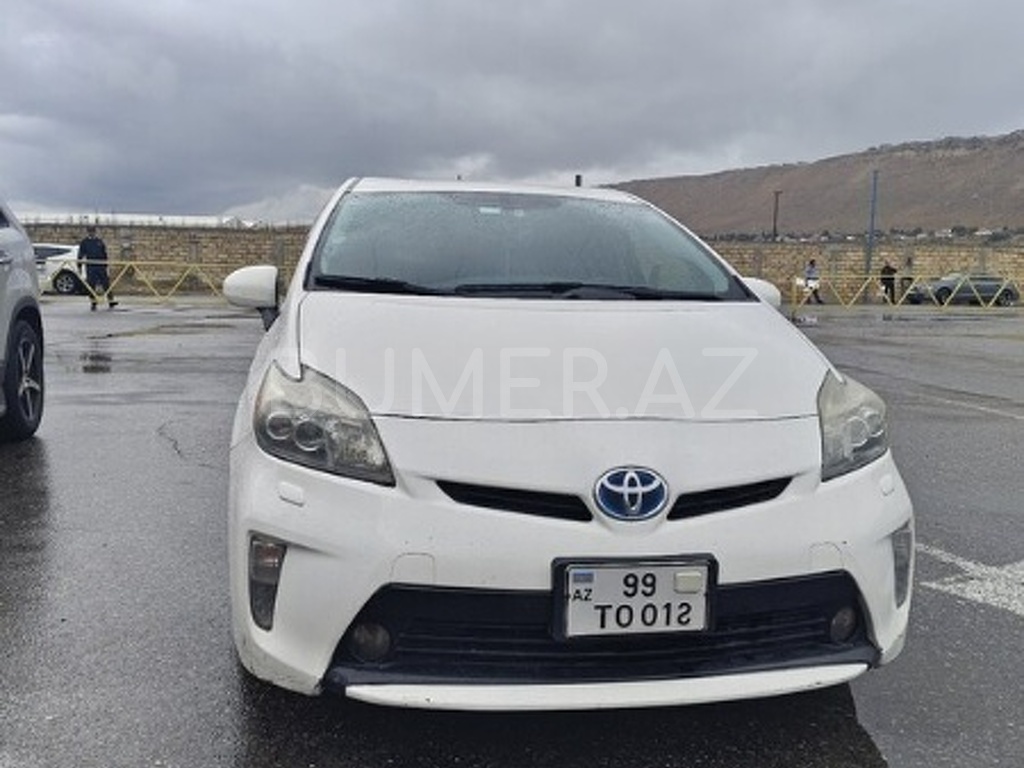 Toyota  Prius, 2015, 1.8L, 274147 km, Avtomat
