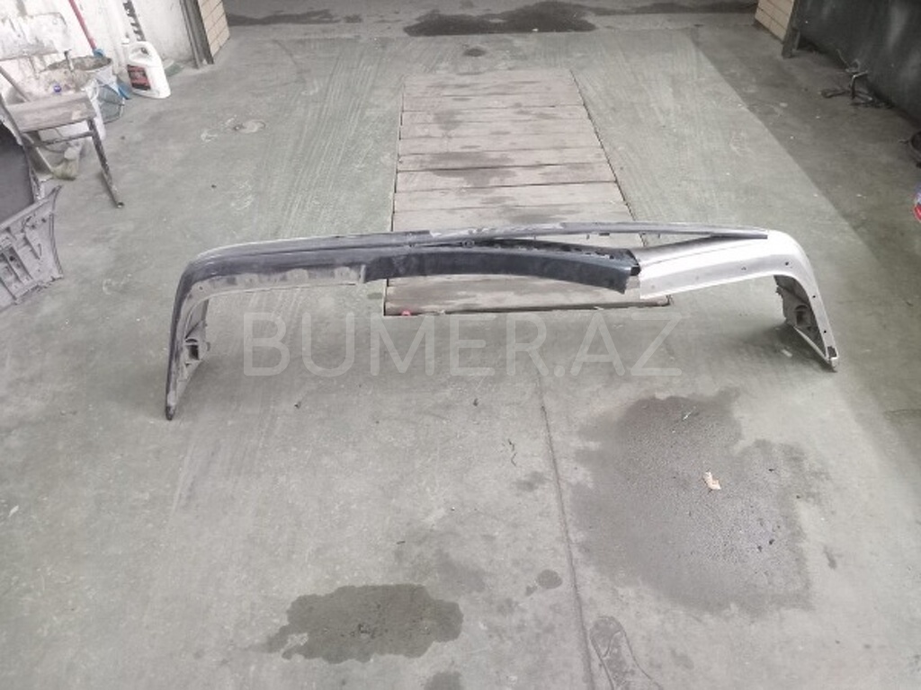 Ban-Kuza hissələr  Mercedes, "Mercedes" ön buferi