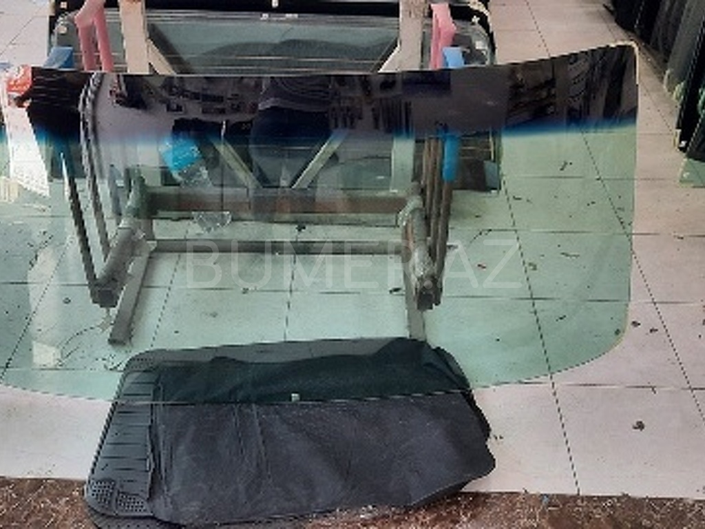Ban-Kuza hissələr  Mercedes, "Mercedes W601" ön şüşəsi