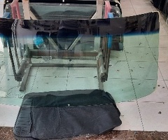 Ban-Kuza hissələr  Mercedes, "Mercedes W601" ön şüşəsi