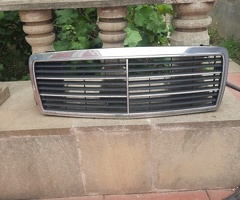 Ban-Kuza hissələr  Mercedes, "Mercedes" radiator barmaqlığı