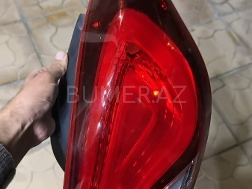 Ban-Kuza hissələr  Hyundai, "Hyundai Elantra 2014" sağ stopu