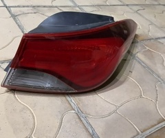 Ban-Kuza hissələr  Hyundai, "Hyundai Elantra 2014" sağ stopu