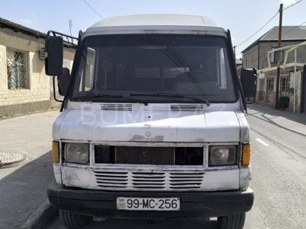 1992, 2.5L, 111000 km, Mexanika