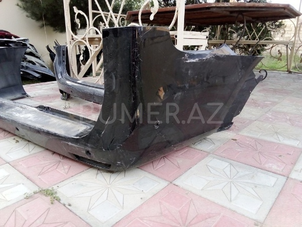 Ban-Kuza hissələr  Mercedes, "Mercedes Viano" buferi