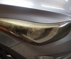 Ban-Kuza hissələr  Hyundai, "Hyundai Elantra" farası