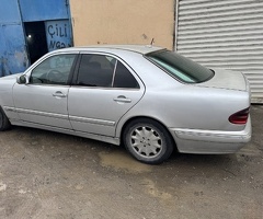 Mercedes E Class  E 200, 2000, 2.2L, 438275 km, Avtomat