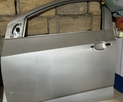 Ban-Kuza hissələr  Chevrolet, "Chevrolet Aveo t300" sol ön qapısı