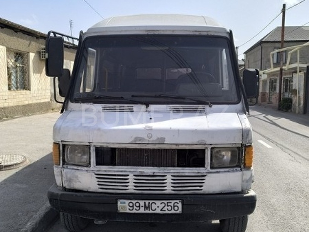 1992, 2.5L, 111000 km, Mexanika