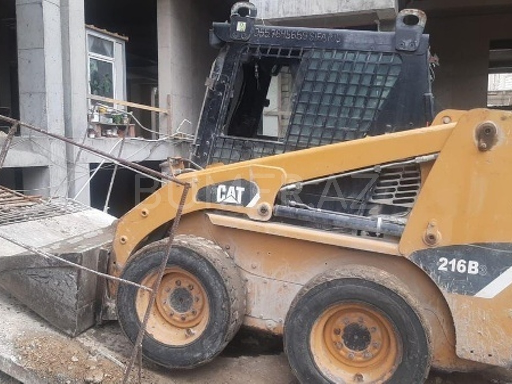 Cat, Yükləyicilər, 2010, 500 km