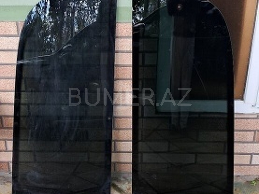 Ban-Kuza hissələr  Mercedes, "Mercedes Vito" arxa şüşəsi