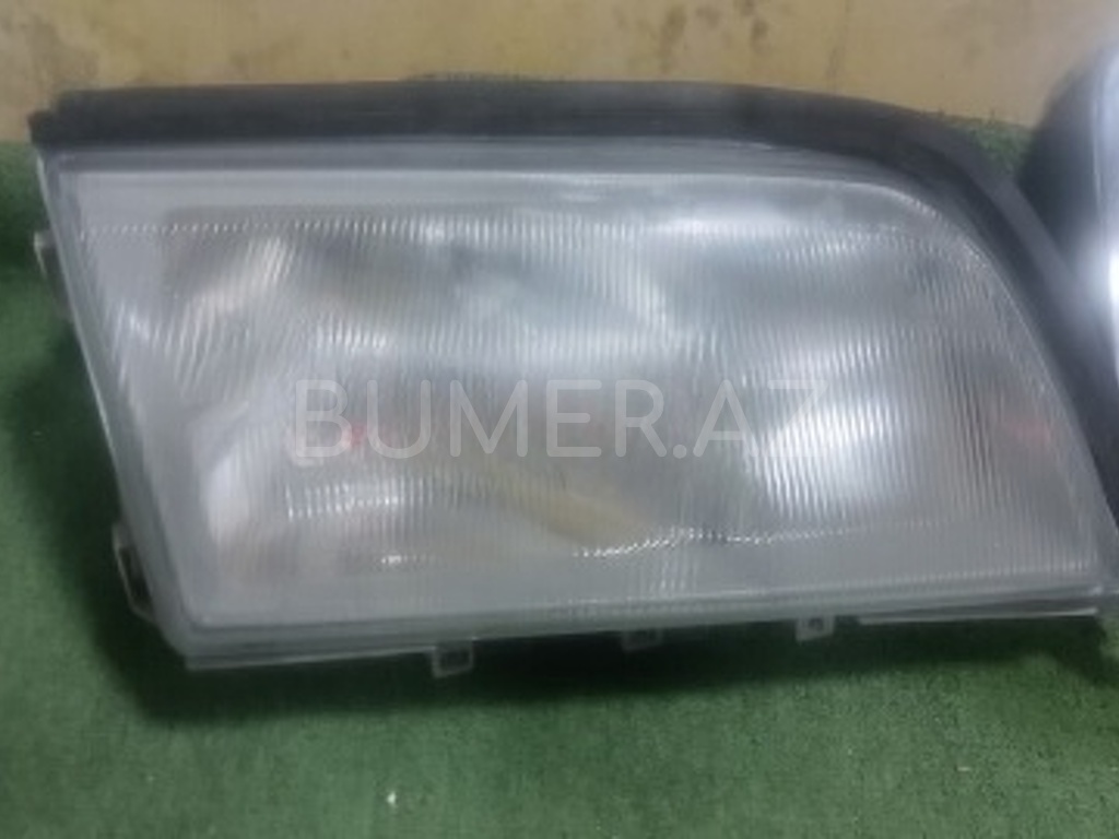 Ban-Kuza hissələr  Mercedes, "Mercedes C-Class" sağ farası