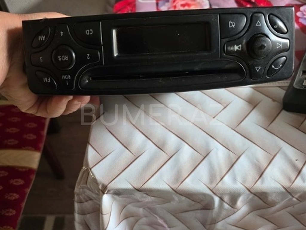 Monitor və audio sistemlər, "Mercedes" maqnitolası