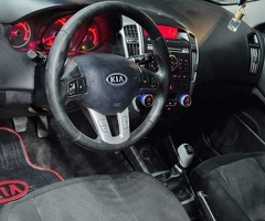 Kia  Ceed SW, 2010, 1.6L, 600000 km, Mexanika