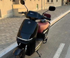 Moped, 2025