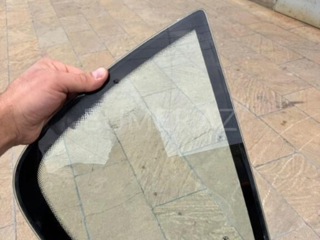 Ban-Kuza hissələr  BMW, "BMW E46" arxa şüşəsi