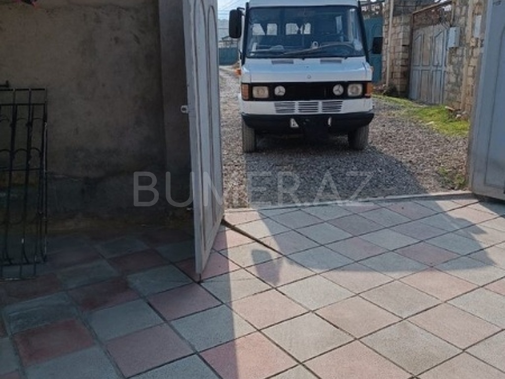 1989, 2.5L, 150000 km, Mexanika