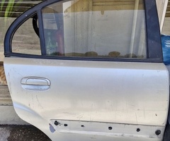 Ban-Kuza hissələr  Kia, Kia Rio arxa sağ qapısı