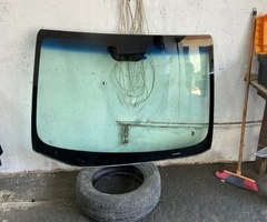 Ban-Kuza hissələr  Kia, "Kia Cerato 2013" şüşəsi