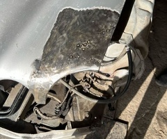 Ban-Kuza hissələr  Mercedes, "Mercedes E240" kapotu