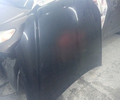 Ban-Kuza hissələr  Mercedes, Mercedes 204 kapotu