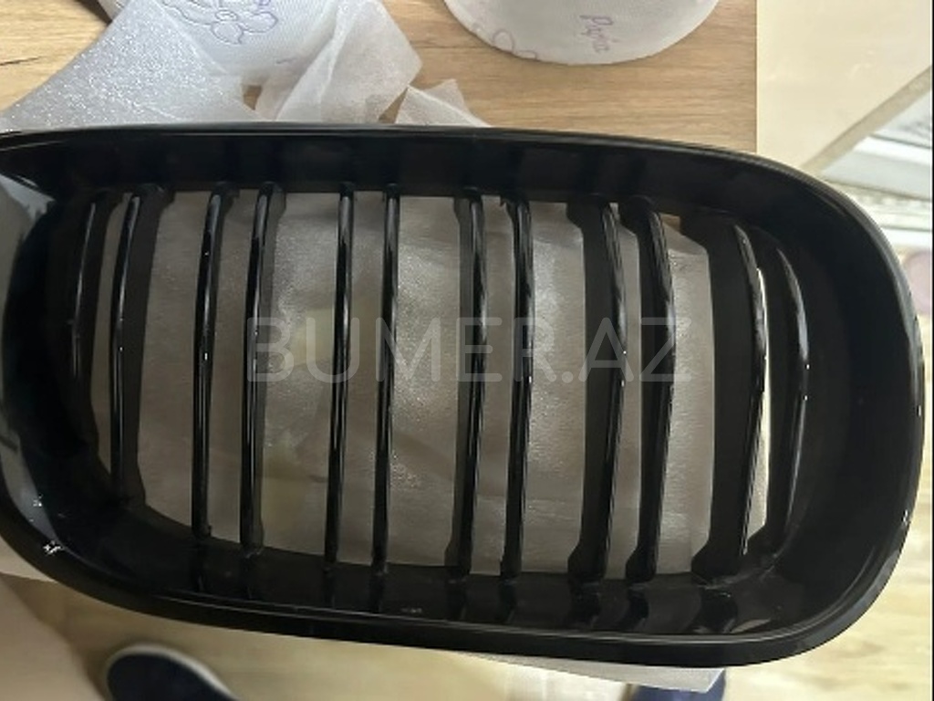 Ban-Kuza hissələr  BMW, BMW E46 2002 radiator barmaqlığı