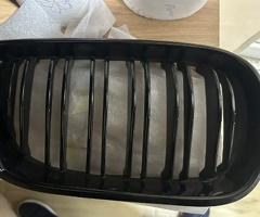 Ban-Kuza hissələr  BMW, BMW E46 2002 radiator barmaqlığı