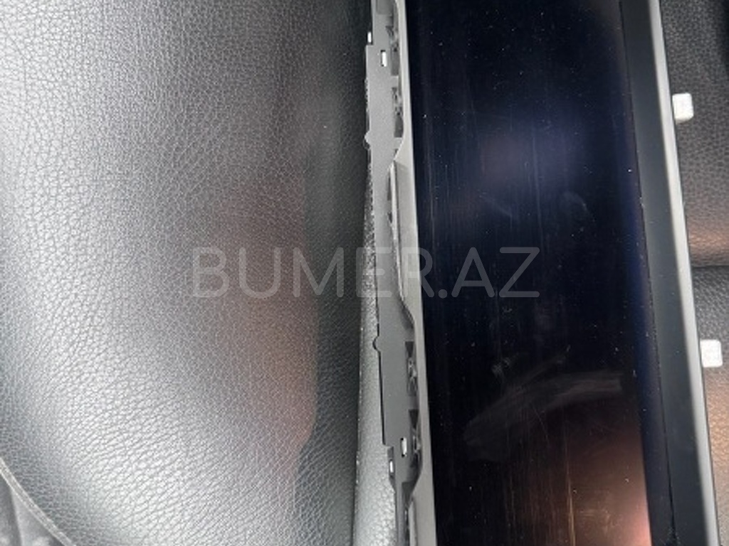 Ban-Kuza hissələr  BMW, "BMW F10" monitoru "NBT"