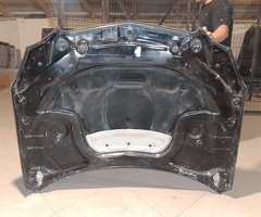 Ban-Kuza hissələr  Mercedes, "Mercedes E-Class W212" pre-facelift kapotu