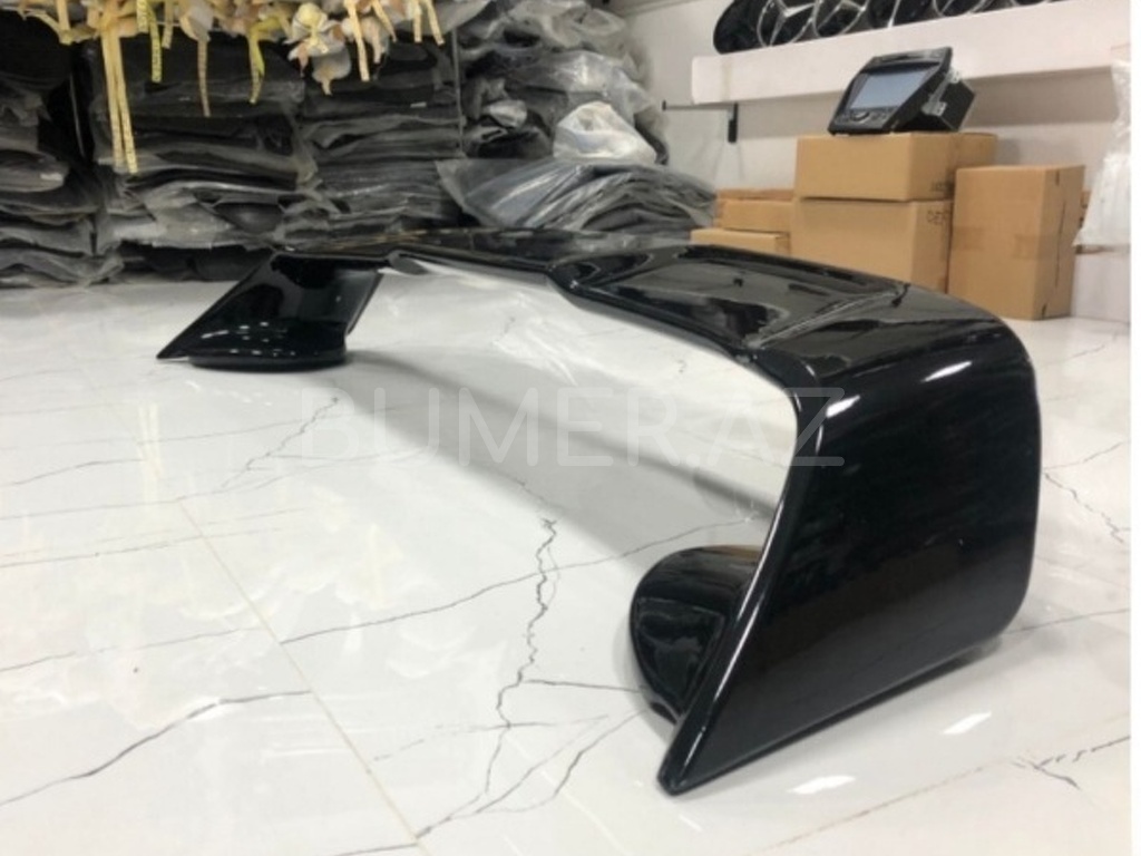 Ban-Kuza hissələr  Mitsubishi, "Mitsubishi Lancer" üçün "Evo" spoyleri