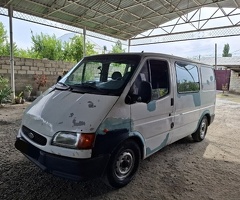 2000, 2.5L, 150000 km, Mexanika